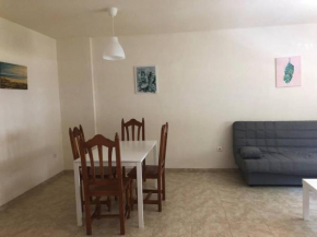 Agradable casa con patio